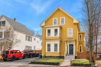52 Chestnut St, Wakefield, MA 01880