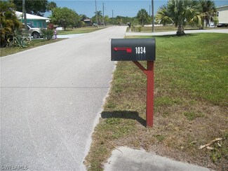 1034 E Anchor Ln, Moore Haven, FL 33471