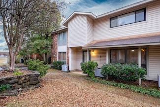 29 Hampshire Cir, Little Rock, AR 72212