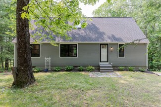 12 Garrison Ln, Madbury, NH 03823
