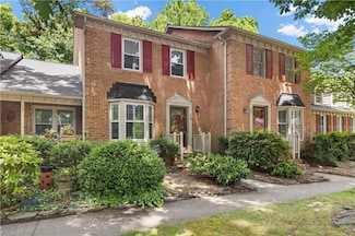 15 Milpond Ln Unit C10, Greensboro, NC 27455