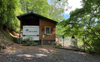 989 Glassy Mountain Rd, Hiawassee, GA 30546