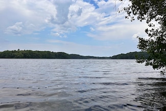 41 Lakeshore Rd, Natick, MA 01760