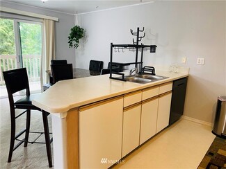 9727 18th Ave W Unit C201, Everett, WA 98204