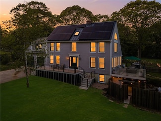 40 Charlotte Ave, Saunderstown, RI 02874