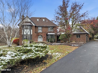 13 Ribbon Candy Ln, Troy, NY 12182