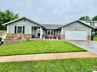 713 Settler Rd, Fenton, MO 63026