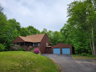 207 Whitehall Rd, Hooksett, NH 03106