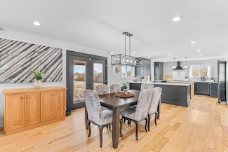 6481 W Farm Road 94, Springfield, MO 65803