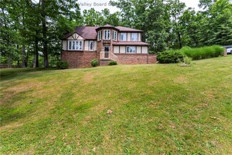 3 Summerset Dr, Mount Hope, WV 25880