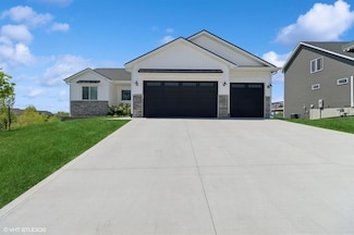 1808 Crabapple Ln, Granger, IA 50109