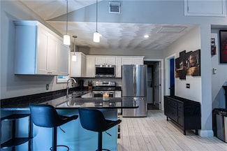 69 Junction St, Warwick, RI 02889