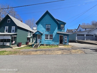 96 Woodside Ave, Gloversville, NY 12078