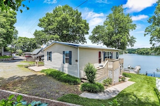 4920 Longfield St, Claremont, NC 28610