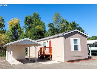 201 NE Peggy Ave Unit 6, Roseburg, OR 97470