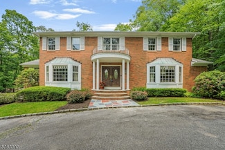 225 Brook Valley Rd, Towaco, NJ 07082