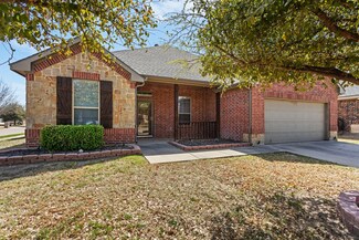 557 Griffith Dr, Saginaw, TX 76179