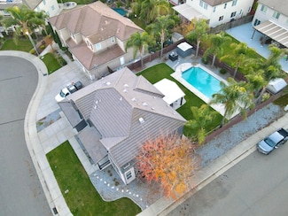 556 Sherborne Ct, Galt, CA 95632