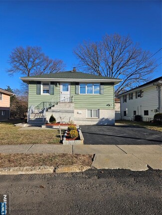 122 Eckel Rd Unit house, Little Ferry, NJ 07643