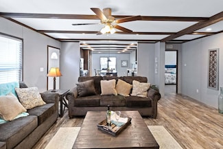 1304 Saddleback Dr, Bellville, TX 77418