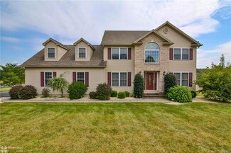4702 Kovalchik Dr, Coplay, PA 18037