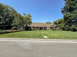 2210 W Spruce Ave, Fresno, CA 93711