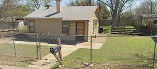 724 E Ripy St, Fort Worth, TX 76110