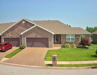 9820 Arbor Lake Dr, Newburgh, IN 47630