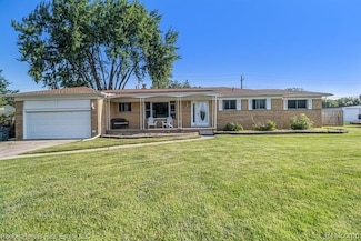 2095 Garry Dr, Troy, MI 48083