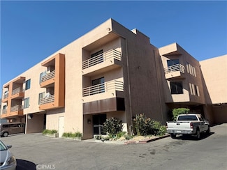 6815 Remmet Ave Unit 122, Canoga Park, CA 91303