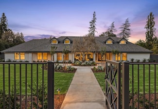 2246 W Palo Alto Ave, Fresno, CA 93711