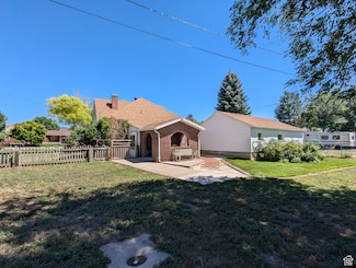 215 N State St, Fountain Green, UT 84632