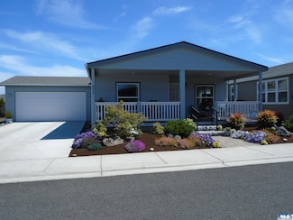 894 N Iris Ave, Sequim, WA 98382