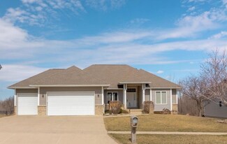 3123 Apollo St, Cedar Falls, IA 50613