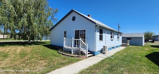 103 6th Ave SW, Bowman, ND 58623