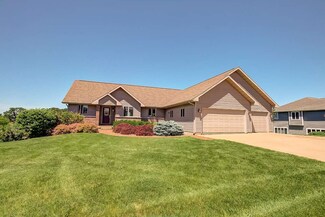 500 Prairie Hills Dr, Dodgeville, WI 53533