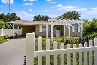 421 Oak St, Sebastian, FL 32958