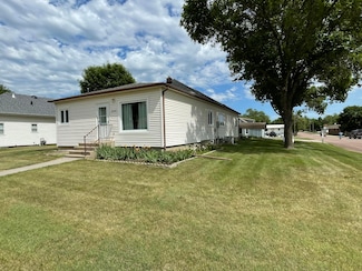 220 E Broad St, Kimball, SD 57355