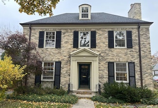 2036 N Lake Dr Unit 1, Milwaukee, WI 53202