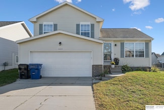 16525 Grant St, Omaha, NE 68116