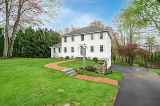 15 Springwood Dr, Hooksett, NH 03106