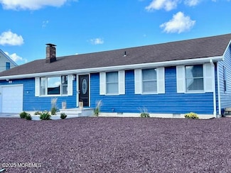 813 Forepeak Dr, Forked River, NJ 08731