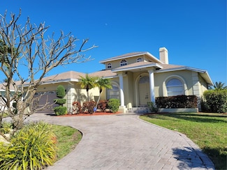 606 N Point Dr, Holmes Beach, FL 34217