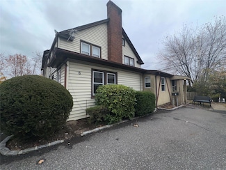 6 Florence Ave Unit 2, Syosset, NY 11791