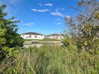 1424 NE 9th Ave, Cape Coral, FL 33909