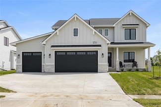 1252 S Radley St, West Des Moines, IA 50266