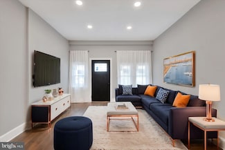 2019 S 7th St, Philadelphia, PA 19148