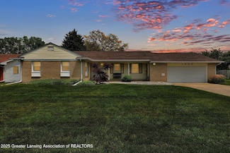 1528 Briarwood Dr, Lansing, MI 48917