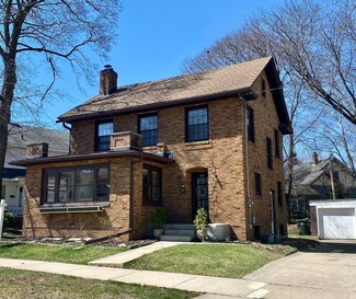 2216 Commonwealth Ave, Madison, WI 53726