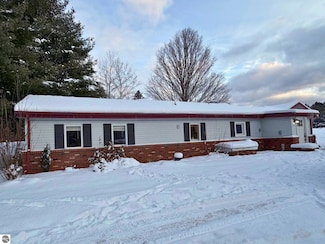 385 W Sleights Rd, Traverse City, MI 49696
